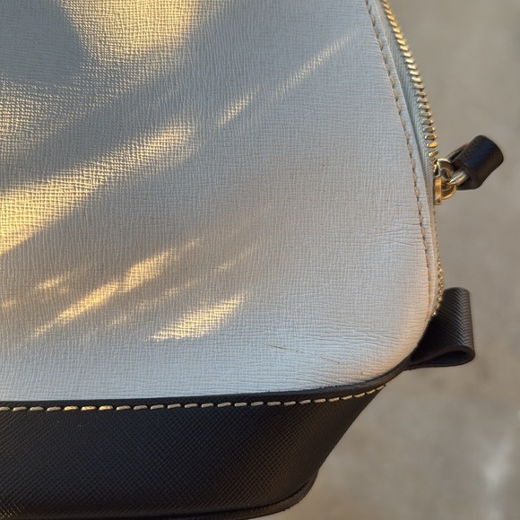 Dooney & Bourke Zip Zip Domed Satchel 🖤 - Picture 9 of 9